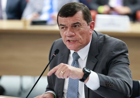 Defesa alega que ex-ministro atuou 'ativamente' contra golpe de Estado