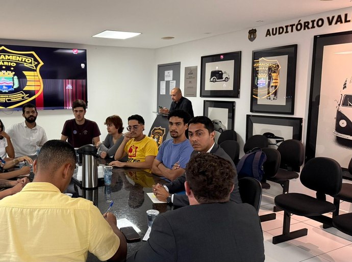 Vereador David Empregos articula reunião entre DMTT e estudantes da UFAL para melhorias no transporte público