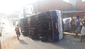 onibus capota / Foto: telespectador