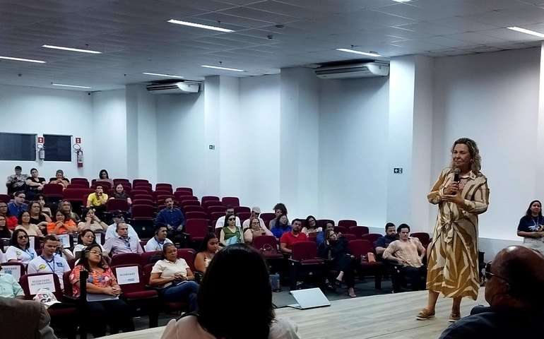 Papel da educação inclusiva é destacado em fórum nordestino de políticas para pessoas com deficiência visual