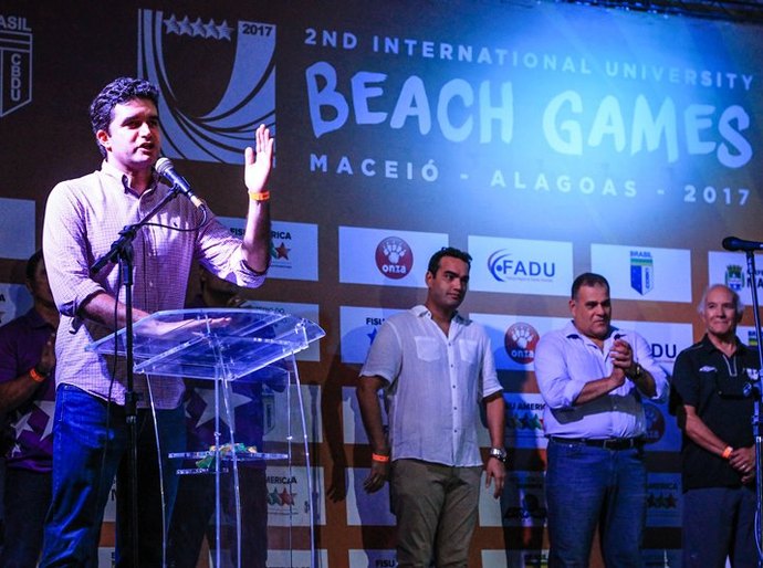 Prefeito Rui Palmeira participa da abertura do Beach Games em Maceió