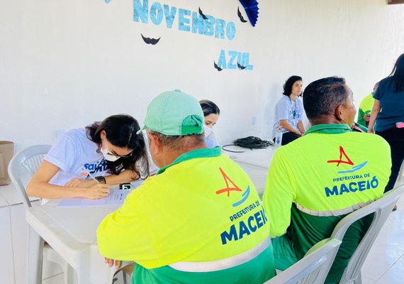 Novembro Azul: Prefeitura realiza ações de saúde com garis de Maceió