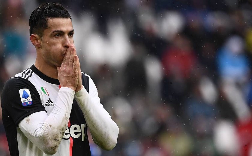 Cristiano Ronaldo é poupado e Juventus tropeça diante do Benevento no Italiano