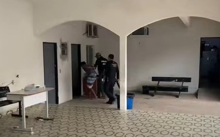 Operação em Feira Grande prende dois suspeitos de tráfico e apreende veículos clonados