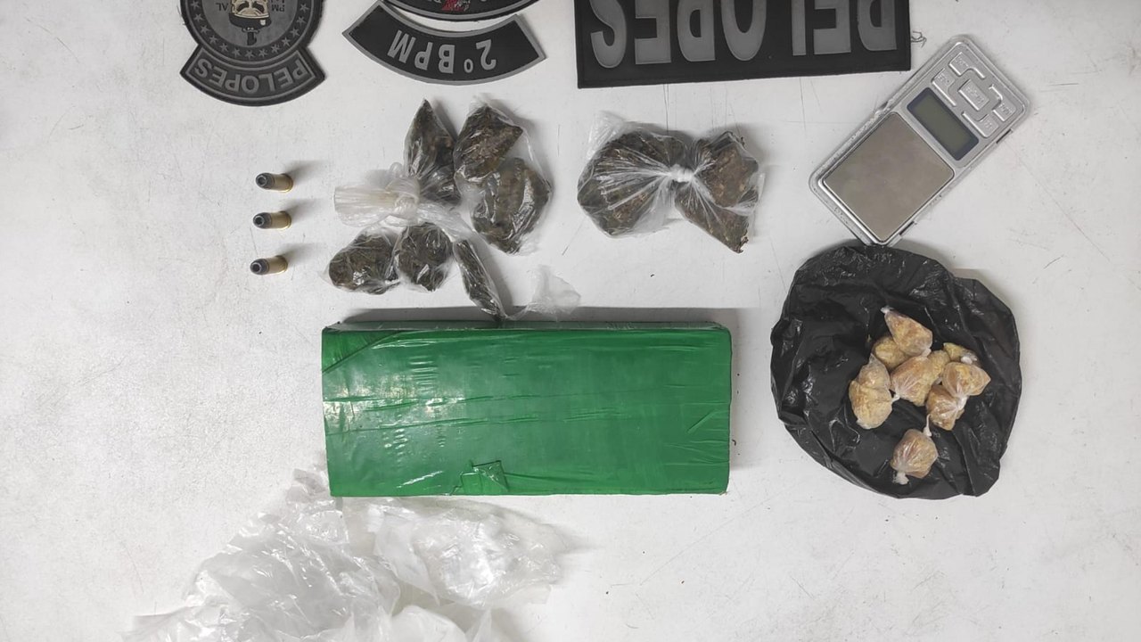 PM apreende duas armas e cinco quilos de drogas em ações na Zona da Mata alagoana