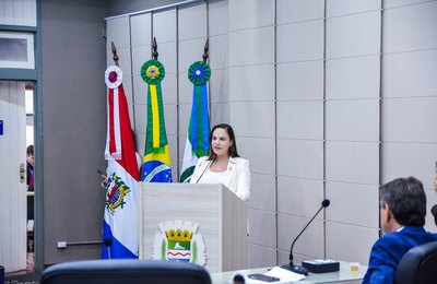 Vereadora apresenta emendas ao PLDO e destaca ações prioritárias nas áreas da educação e saúde