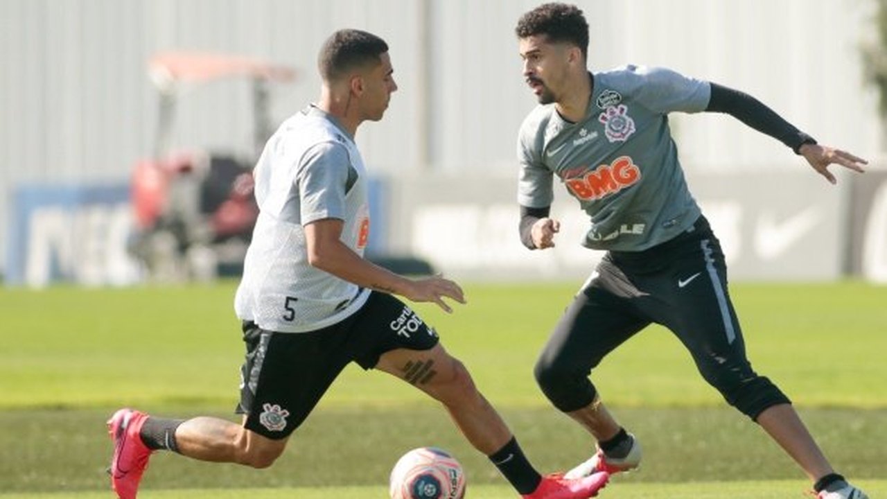 Tiago Nunes faz testes no Corinthians em treino coletivo