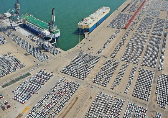 Em resposta a Trump, China impõe taxa de 34% sobre importados dos EUA