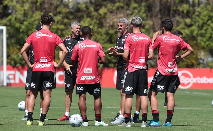 São Paulo treina e deve ter quatro reforços para a partida com o Atlético-MG