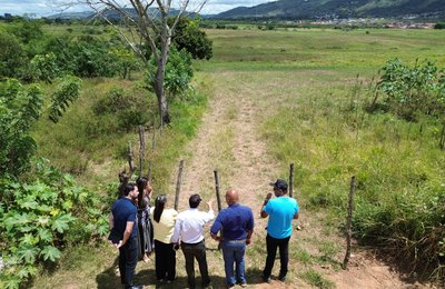 Equipe da prefeitura visita terrenos e planeja expandir cemitérios em Palmeira
