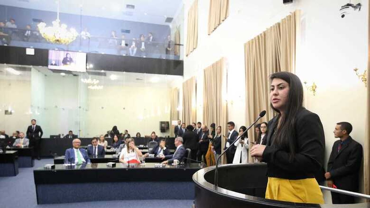 Gabi Gonçalves faz primeiro discurso prometendo mandato propositivo