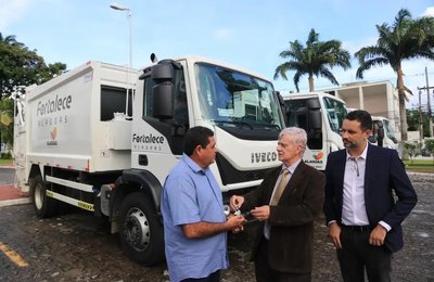 Santa Luzia do Norte dispõe agora de moderno caminhão para captar lixo da cidade 