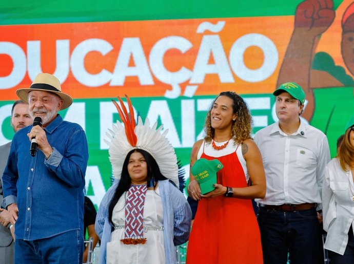 Lula mantém disposição para o diálogo, mas critica recusa de Trump