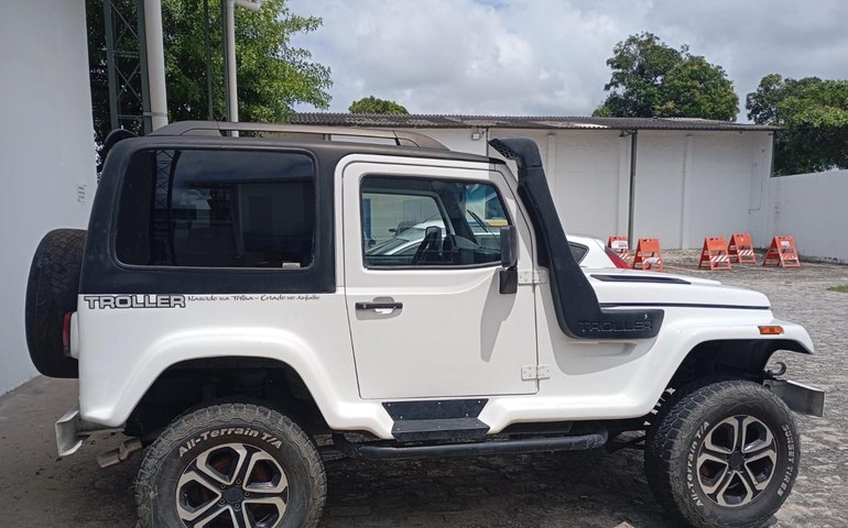 Ação integrada entre PMs de AL e PE recupera veículo roubado em menos de 24 horas