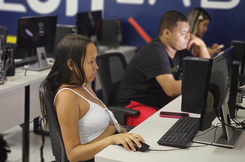 Inscrições para cursos gratuitos  OxeTech são prorrogadas em dez municípios