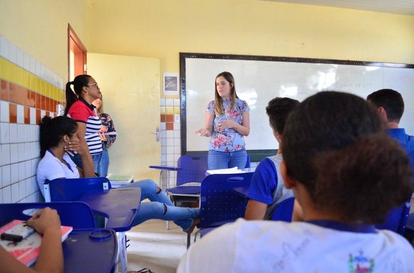 Deputada Cibele Moura inicia campanha “Leve a Rota para sua escola”