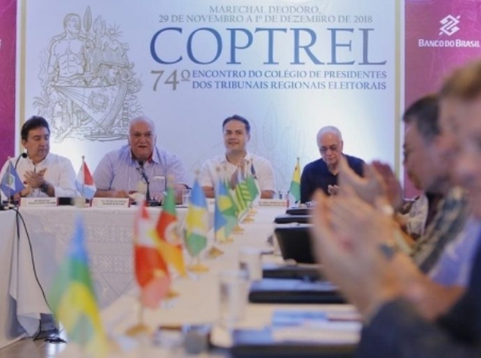 Governador mostra avanços do Estado em solidez fiscal e transparência a juízes