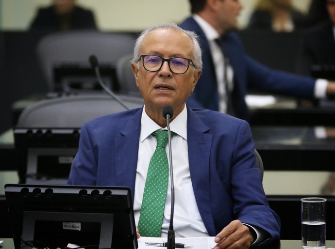 Doutor Wanderley critica fechamento da Casa do Coraçãozinho