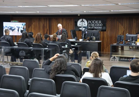 Acusada de tentar matar a mãe com açaí misturado com veneno de rato vai a júri popular em Maceió