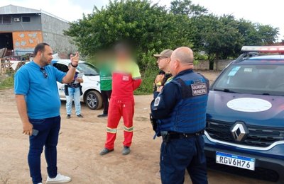 Agentes do DMTT e Alurb flagram descarte irregular de lixo em área verde na Santa Lúcia