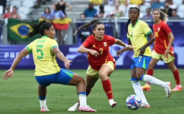 Olimpíadas: Brasil vence a Espanha por 4 a 2, garante medalha olímpica e terá revanche contra os EUA na final