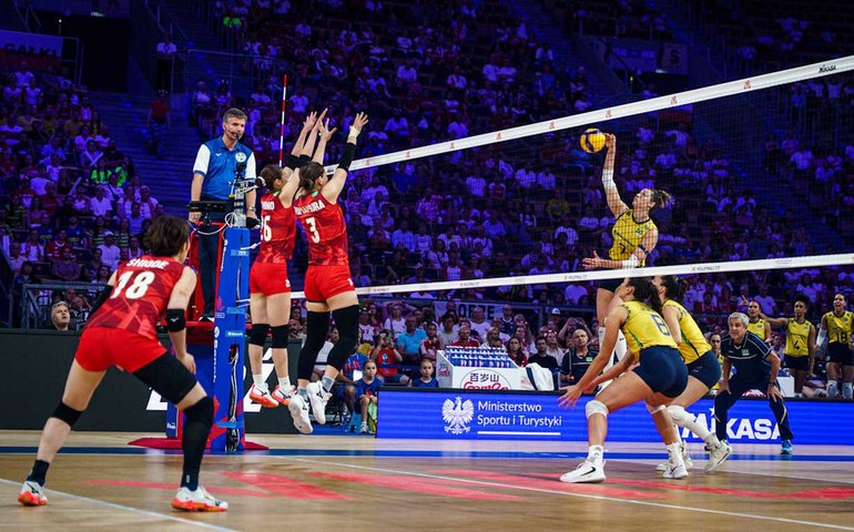 Brasil vira sobre o Japão e alcança final da Liga das Nações de vôlei
