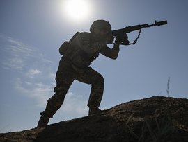 Coragem verdadeira: soldado russo repele sozinho grupo de sabotagem ucraniano