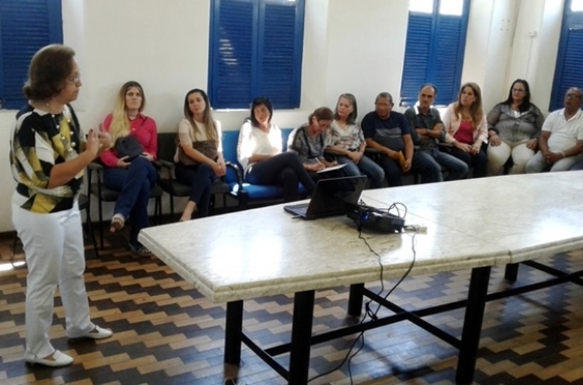 Palestra sobre câncer de mama orienta servidores da Seagri