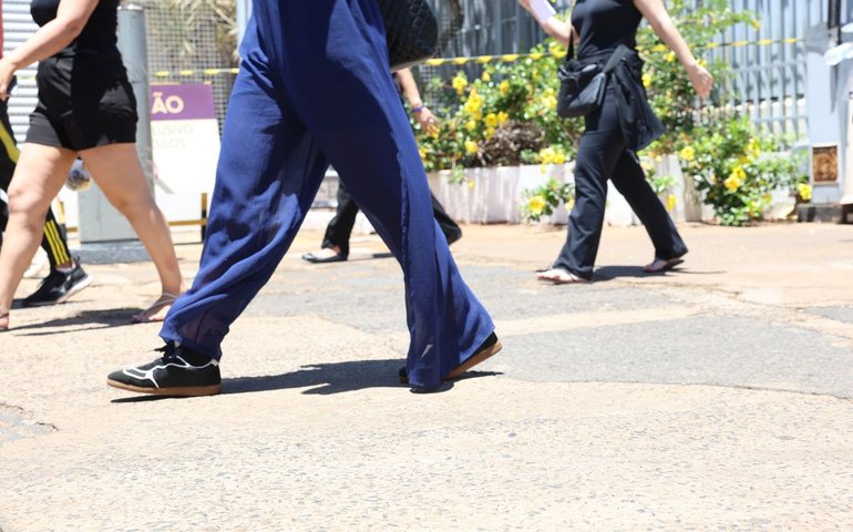 Escola em Manaus fica sem energia e candidatos terão tempo extra