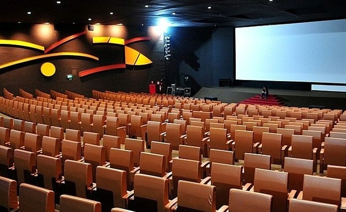 Cinemas públicos