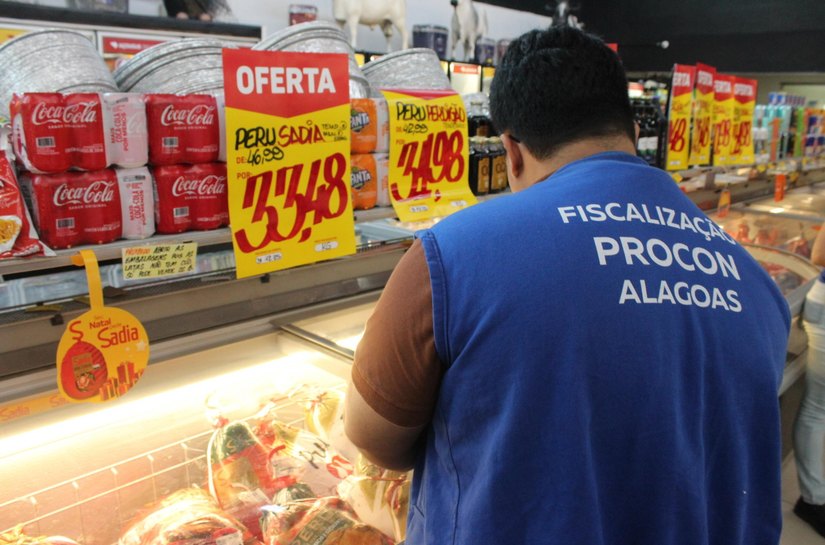 Procon Alagoas realiza pesquisa de preços de Natal
