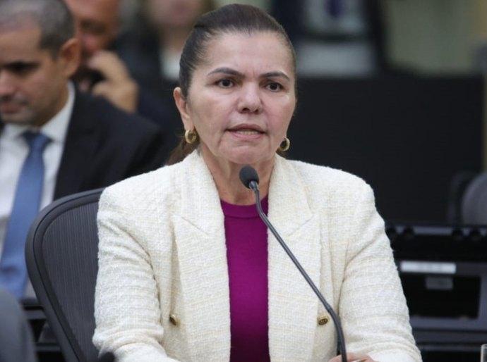 Ângela Garrote cobra explicações do Governo sobre suspensão de Programa do Leite