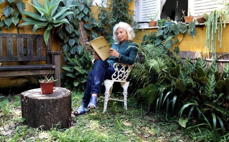 Alice Ruiz é celebrada em mesa sobre poesia