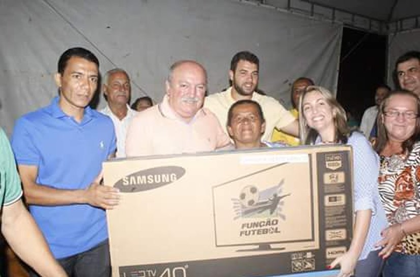 Prefeito Carlos Alberto Canuto prestigia festa das mães em Pilar