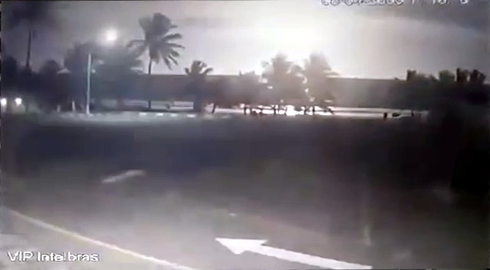 clarão visto na Bahia e Sergipe