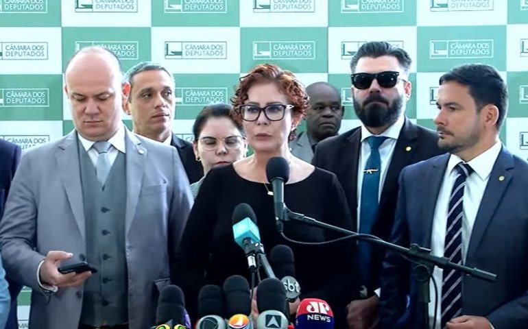 Polícia Federal faz operação de busca e apreensão em gabinete de deputada nesta quarta