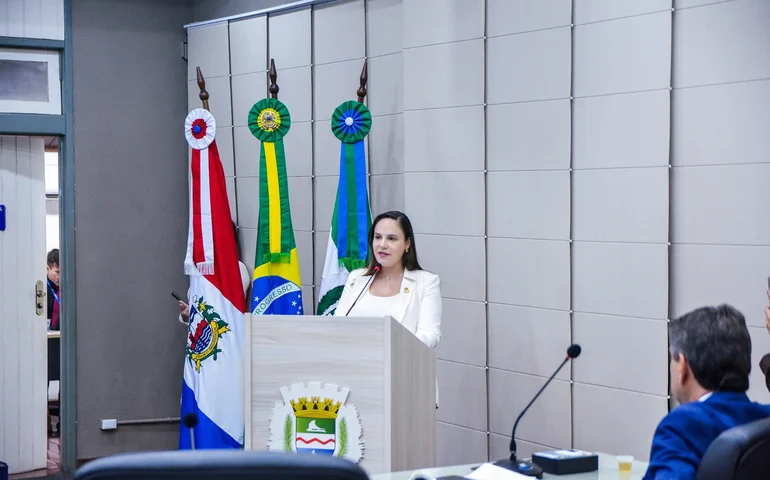 Vereadora apresenta emendas ao PLDO e destaca ações prioritárias nas áreas da educação e saúde
