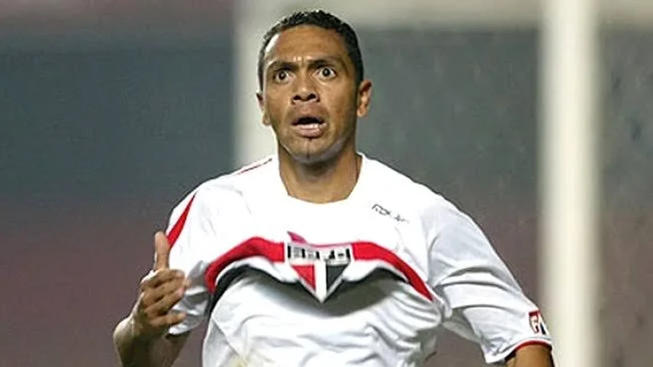 Ex-atacante Leandro é preso em São Paulo por dívida de pensão alimentícia