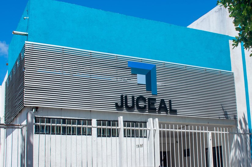 Junta Comercial atualiza 1.252 cadastros de empresas situadas na capital alagoana