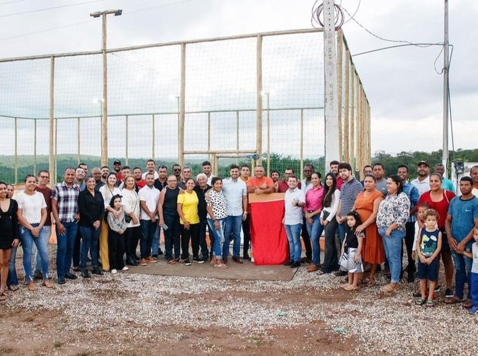 Prefeito Dalminho inaugura quadra poliesportiva no assentamento Jacobina, em Belo Monte