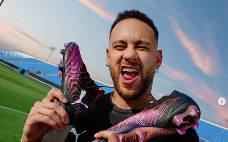 Neymar confirma seu retorno ao Santos após 12 anos: 'Parece que estou voltando no tempo'