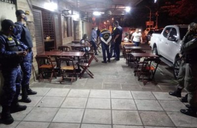 Maceió: bares e restaurantes: confira como obter autorização para uso do espaço público