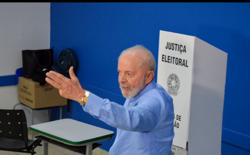 Lula participa da votação no 1° turno das eleições municipais em São Bernardo do Campo