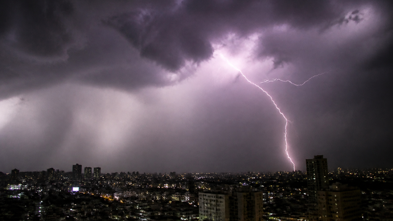 Defesa Civil alerta para chuva com raios em SP; Sul terá temporais até segunda-feira