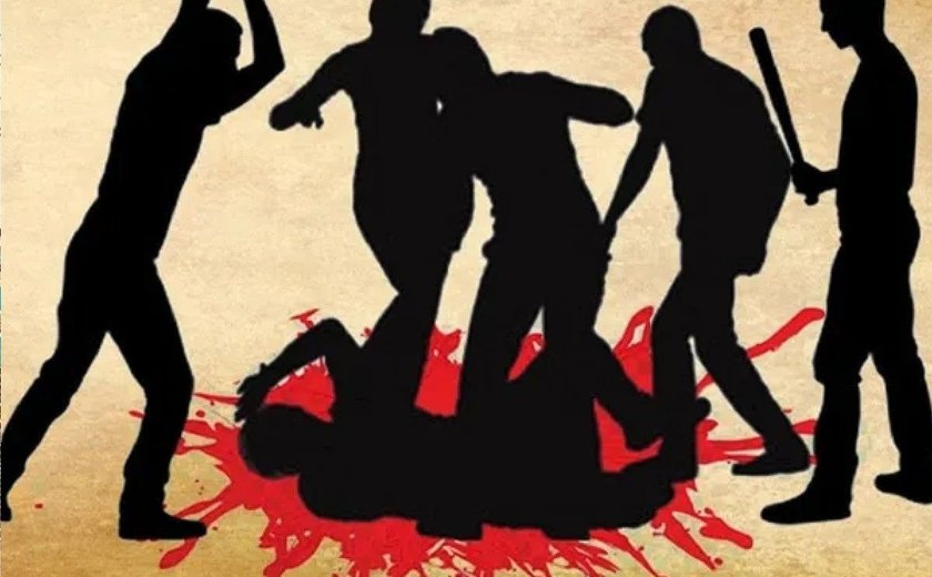 Suspeito de furto é espancado por populares no centro de Arapiraca