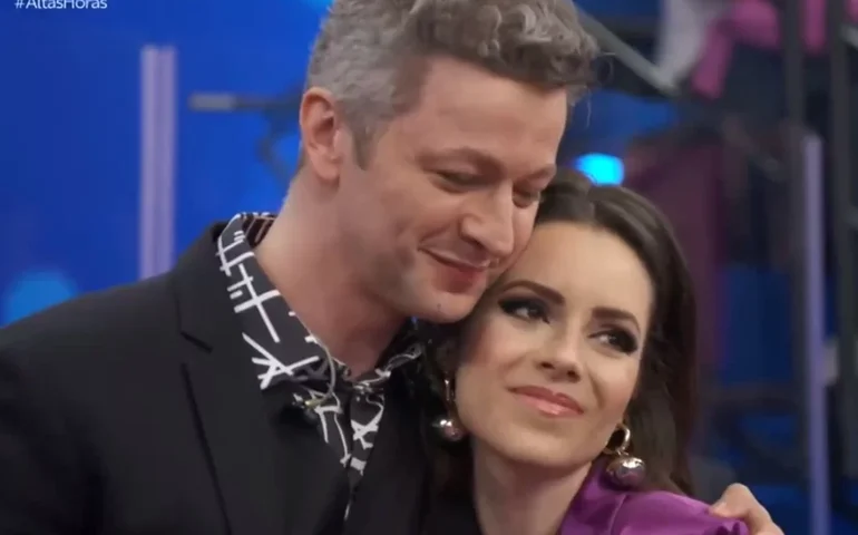 Sandy e Lucas Lima viajam com pais da cantora quatro meses após anúncio do divórcio