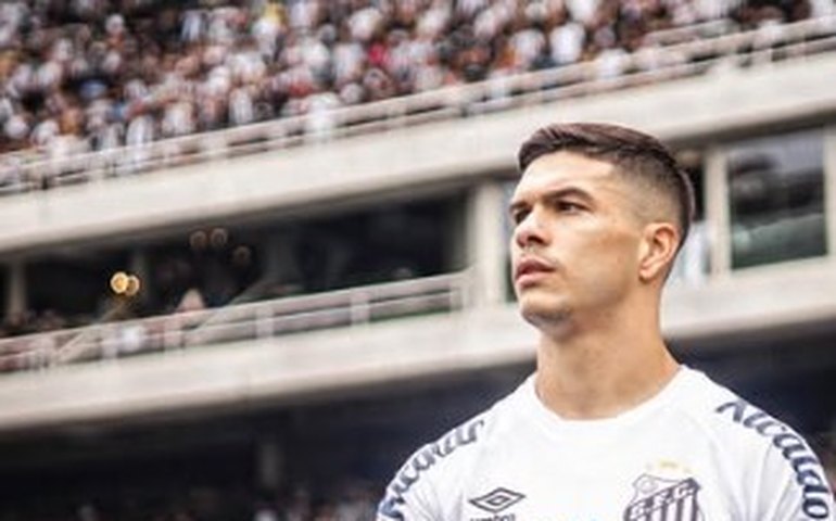 Santos empresta Rodrigo Fernández ao Independiente sem custos após aval de Pedro Caixinha