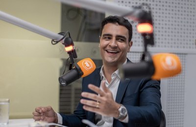 ‘Bom Dia, Prefeito’: JHC destaca desenvolvimento do pacto social nas grotas e comunidades