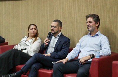 Casal participa do I Fórum de Regulação e Saneamento durante a 11ª Bienal do Livro de Alagoas