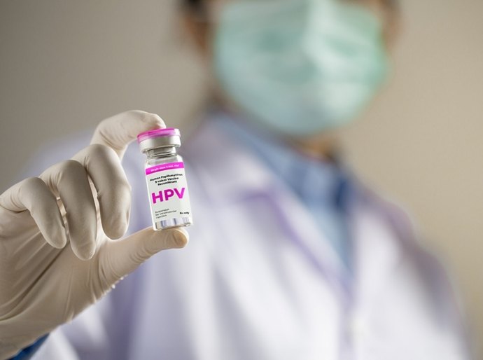 Vacina contra HPV diminui riscos associados ao câncer de colo do útero